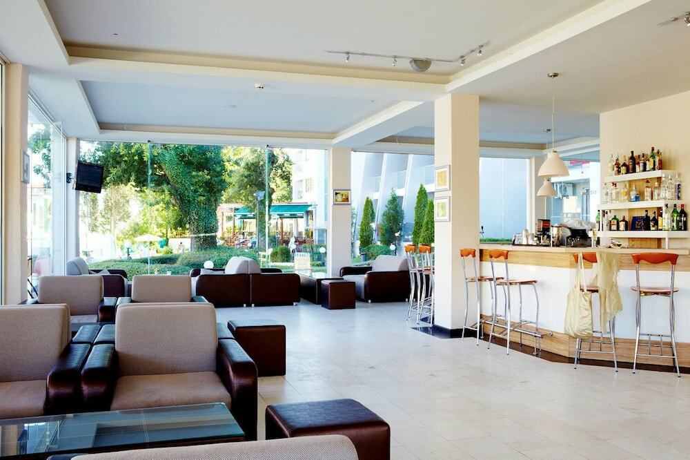 Green Park Hotel Golden Sands Exterior photo
